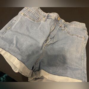 Light wash denim cuffed shorts